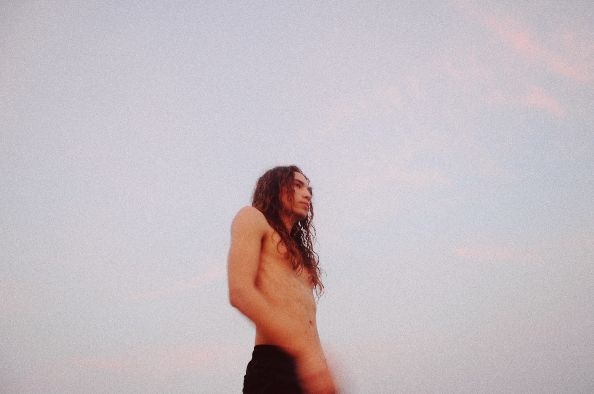 Premijera predstave ‘Drama o mladiću koji ne zna plivati’ na Sceni Ribnjak!